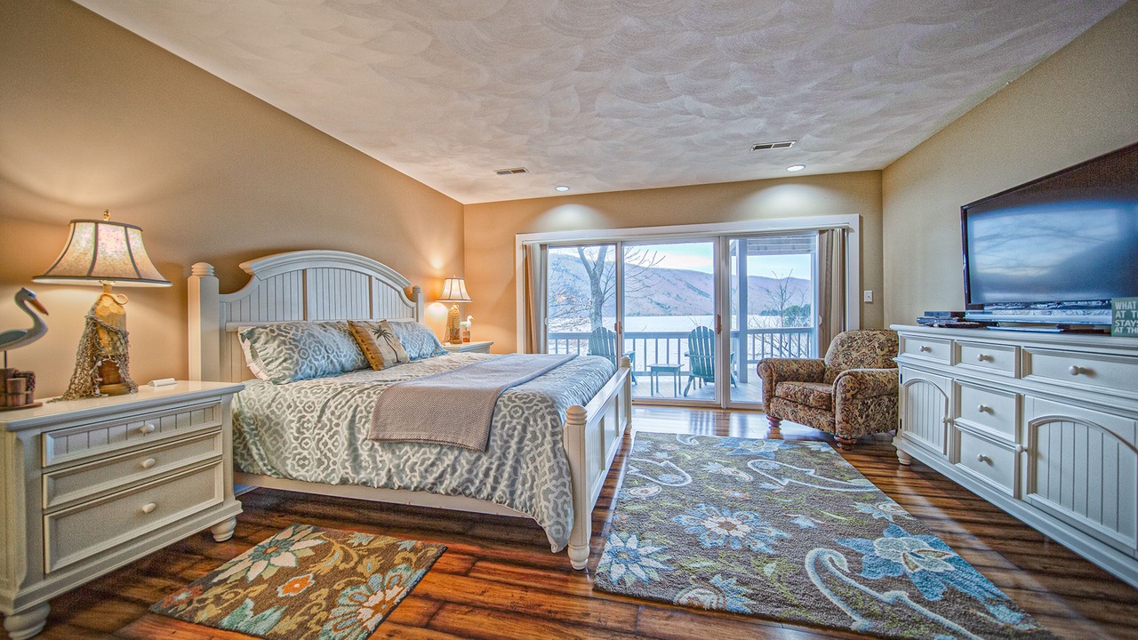 Photo of Bedroom in Huddleston