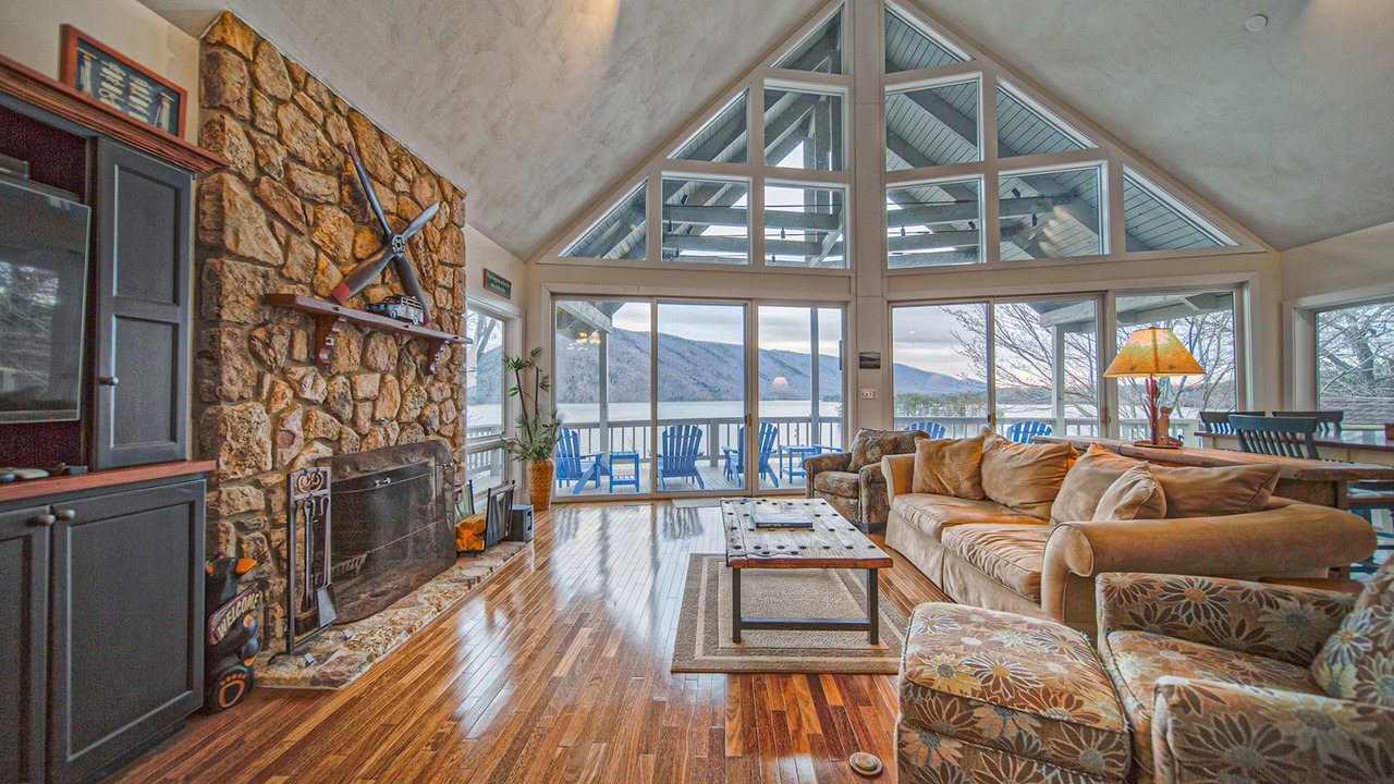 Photo of Livingroom in Huddleston