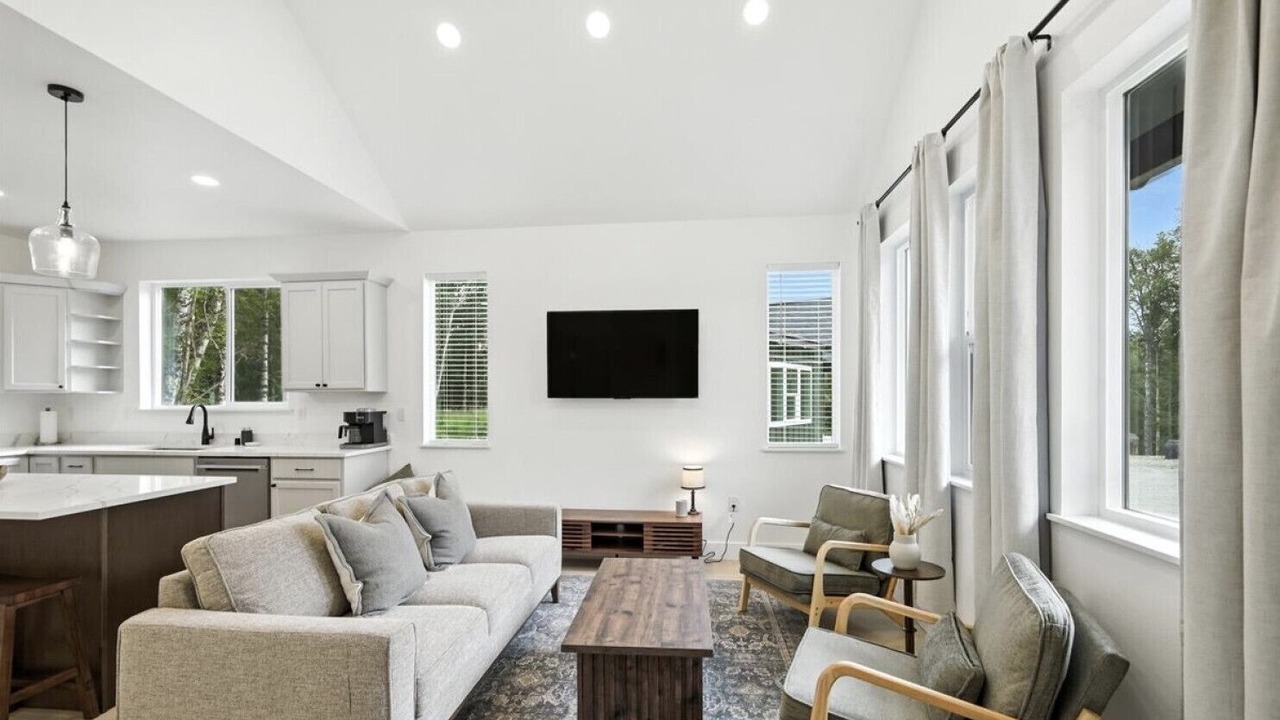 Photo of Livingroom in Fishhook