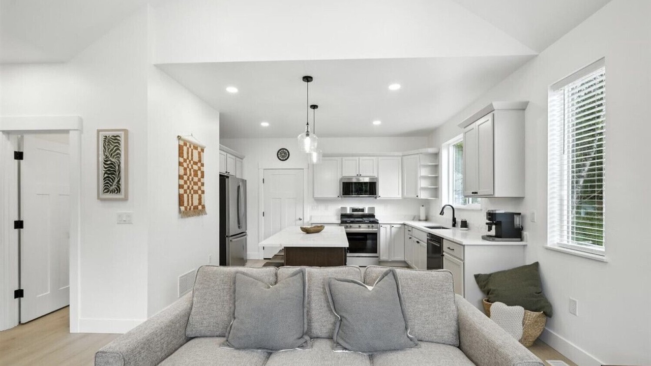 Photo of Livingroom in Fishhook