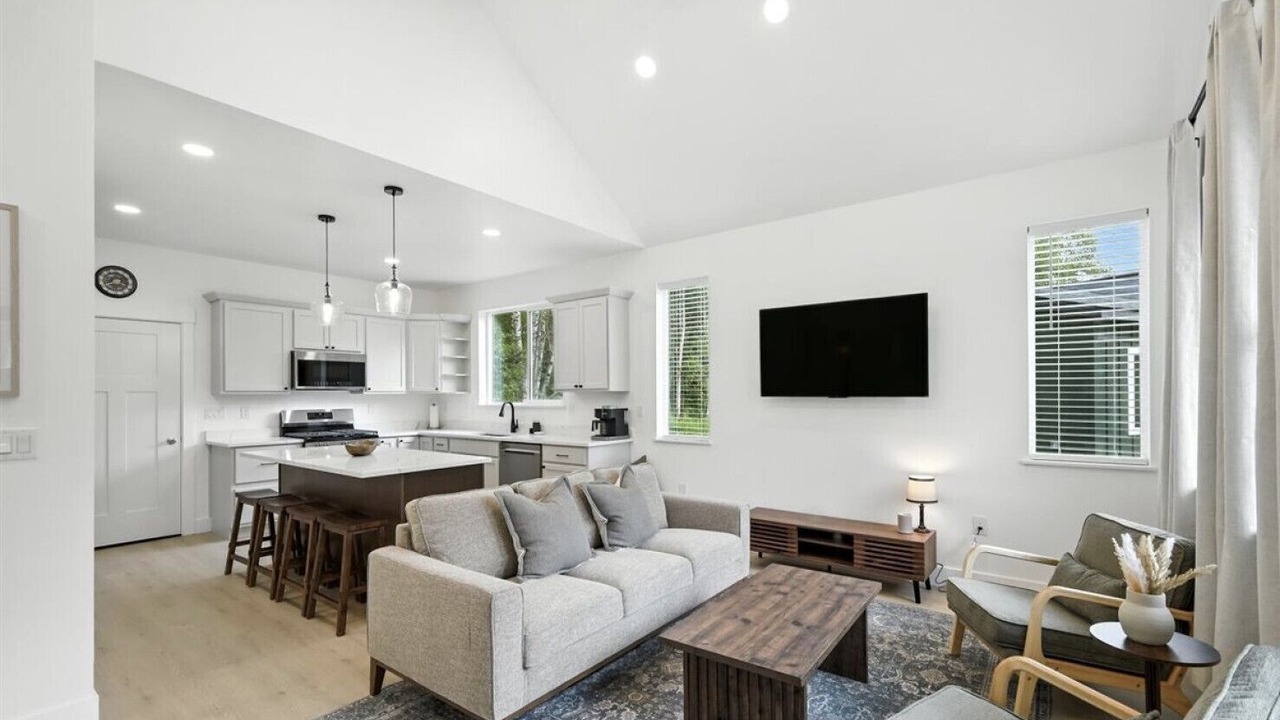 Photo of Livingroom in Fishhook