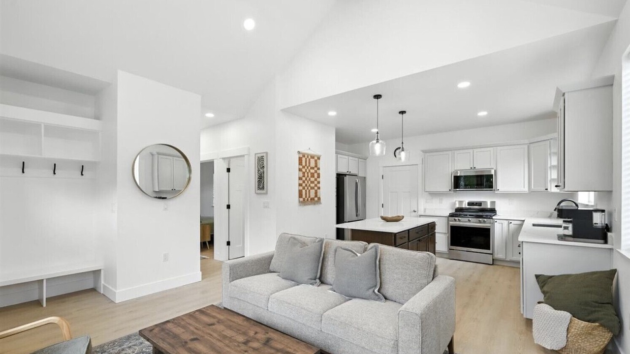 Photo of Livingroom in Fishhook