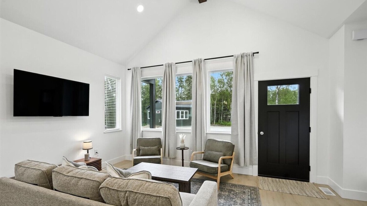 Photo of Livingroom in Fishhook