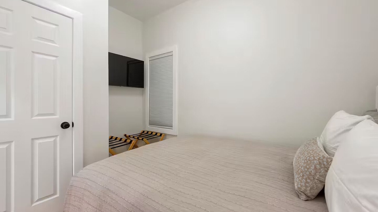 Photo of Bedroom in North Center