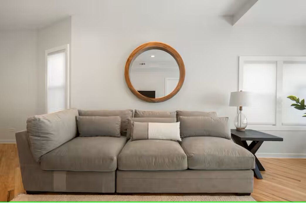 Photo of Livingroom in North Center
