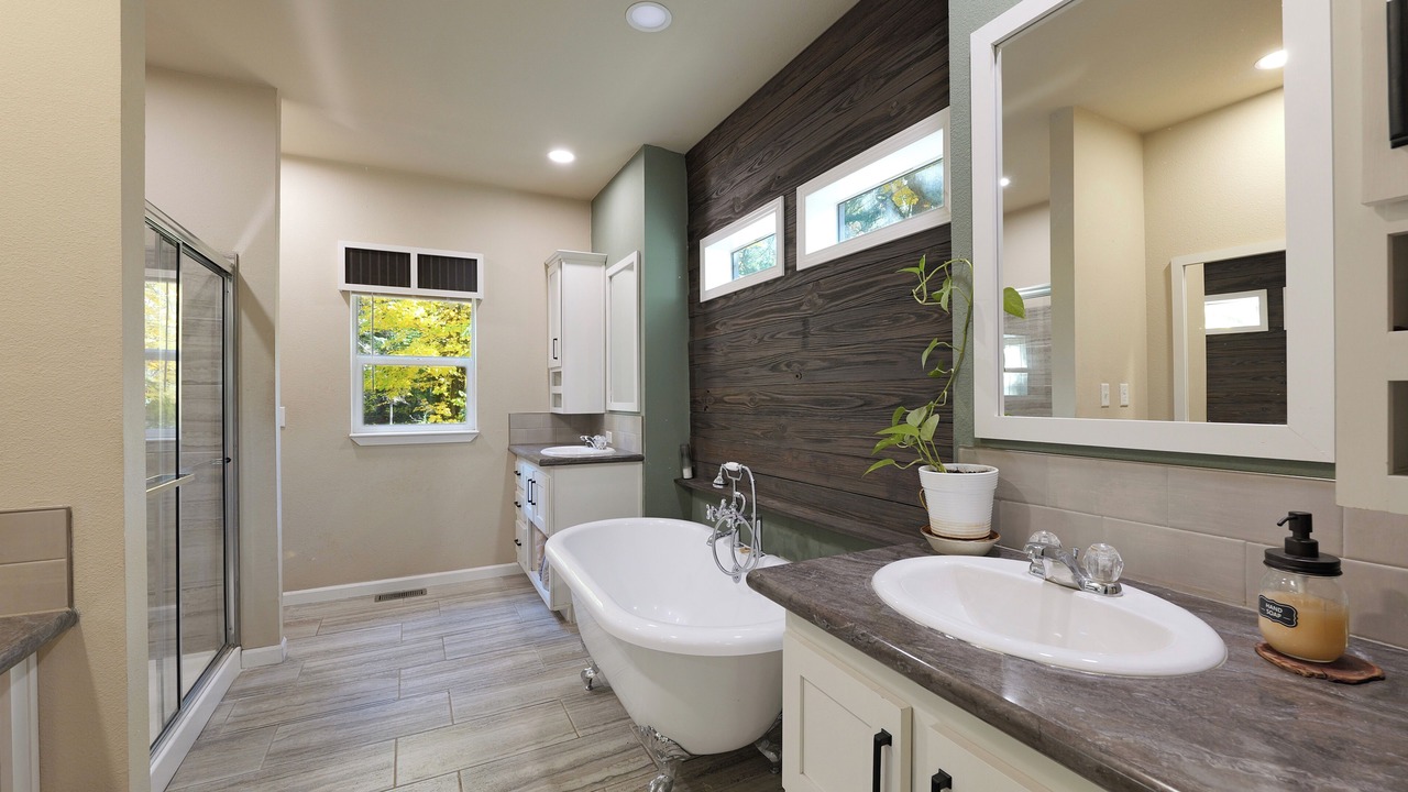 Photo of Bathroom in Trail