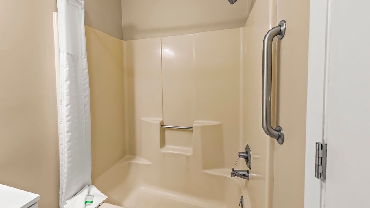 Photo of Bathroom in Fairfield Harbour