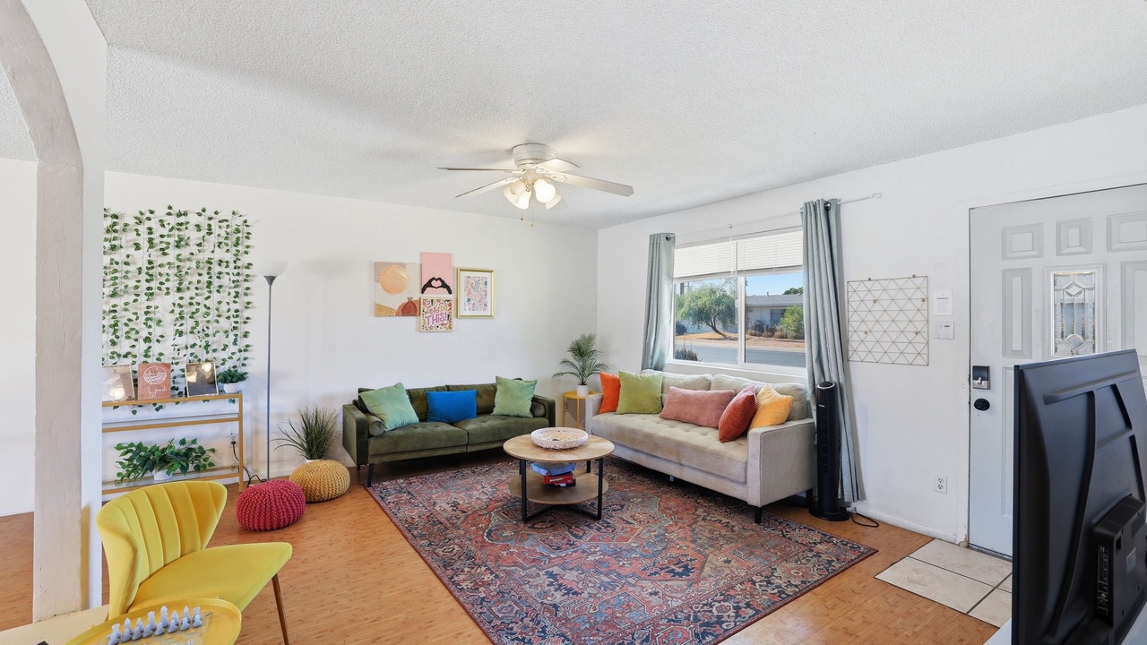 Photo of Livingroom in Tempe Gardens