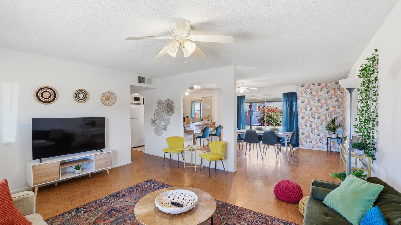 Photo of Livingroom in Tempe Gardens