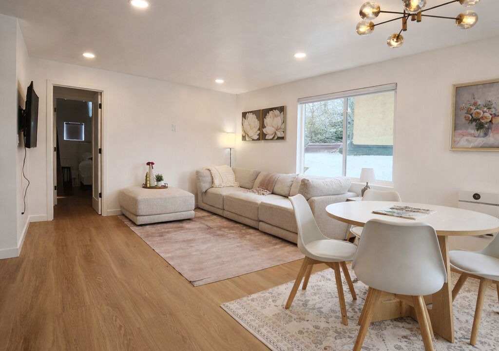 Photo of Livingroom in Fairmount Park
