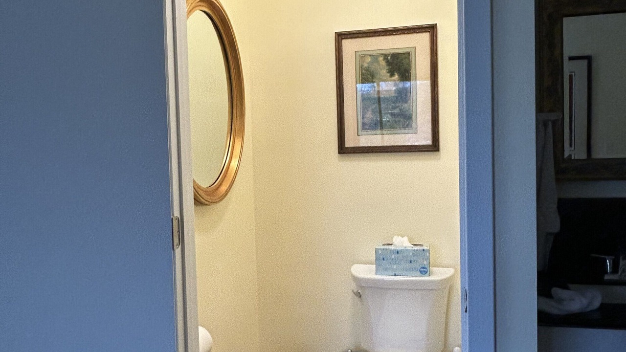 Photo of Bathroom in Downtown Pittsburgh