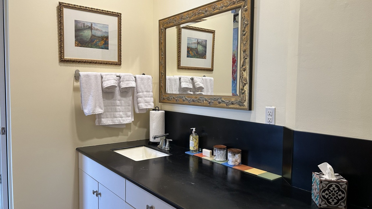 Photo of Bathroom in Downtown Pittsburgh