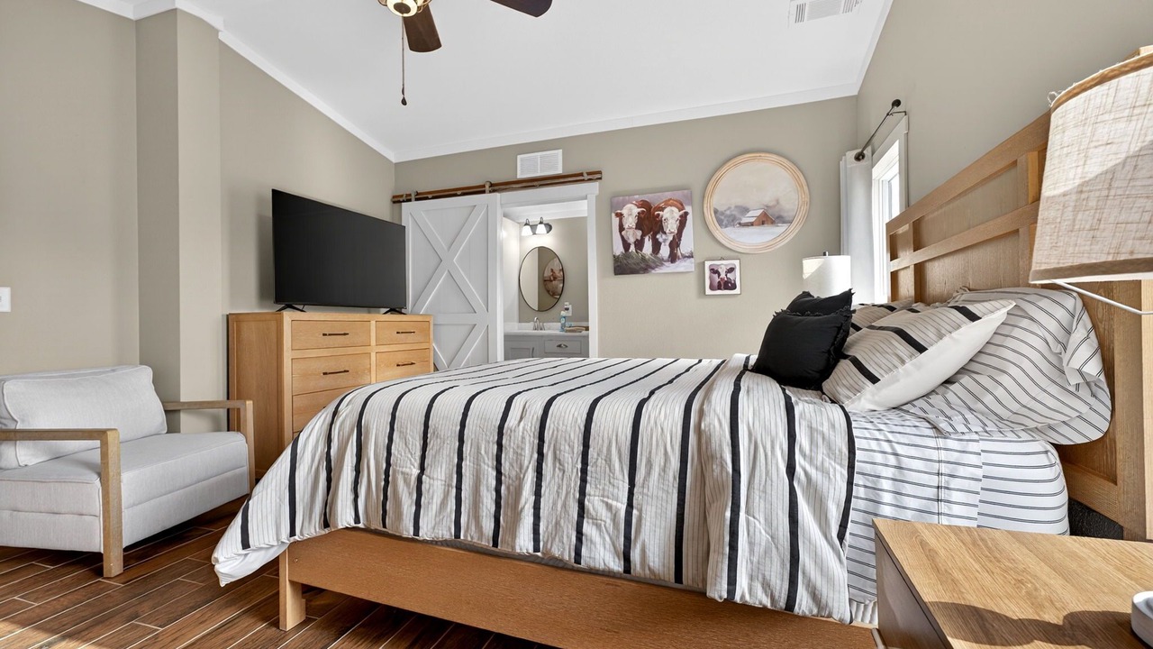 Photo of Bedroom in Adkins