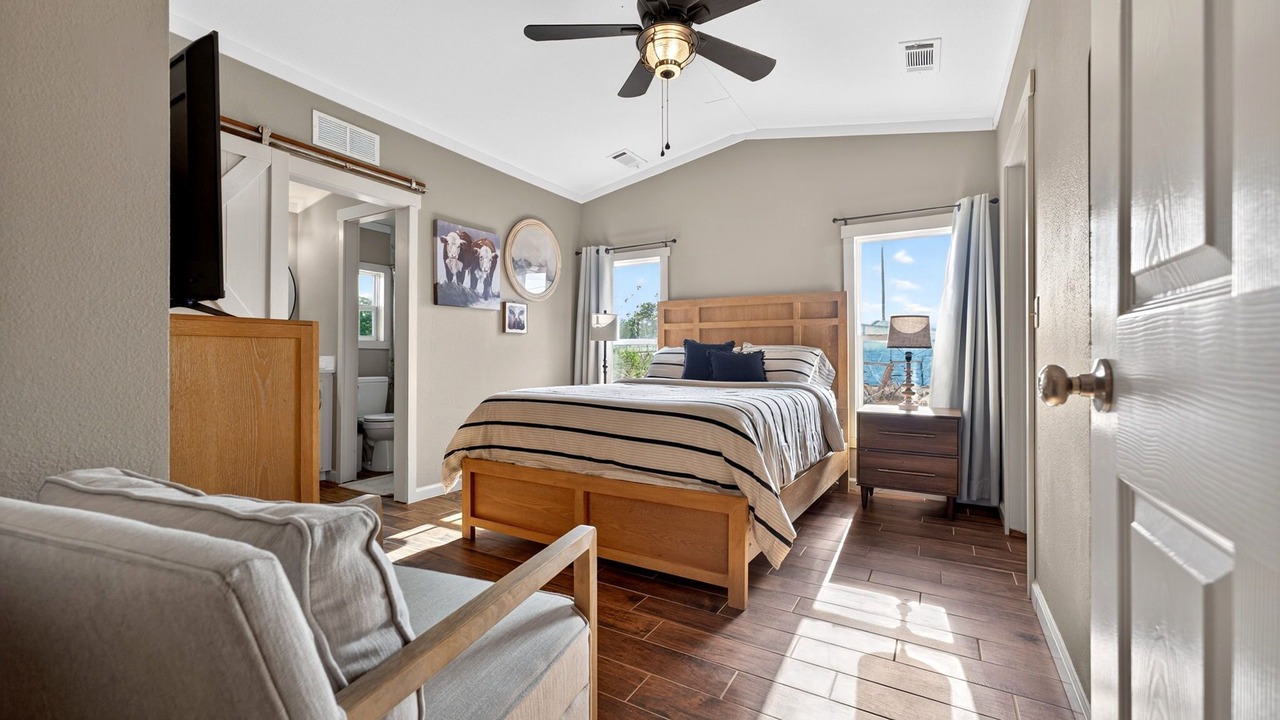 Photo of Bedroom in Adkins
