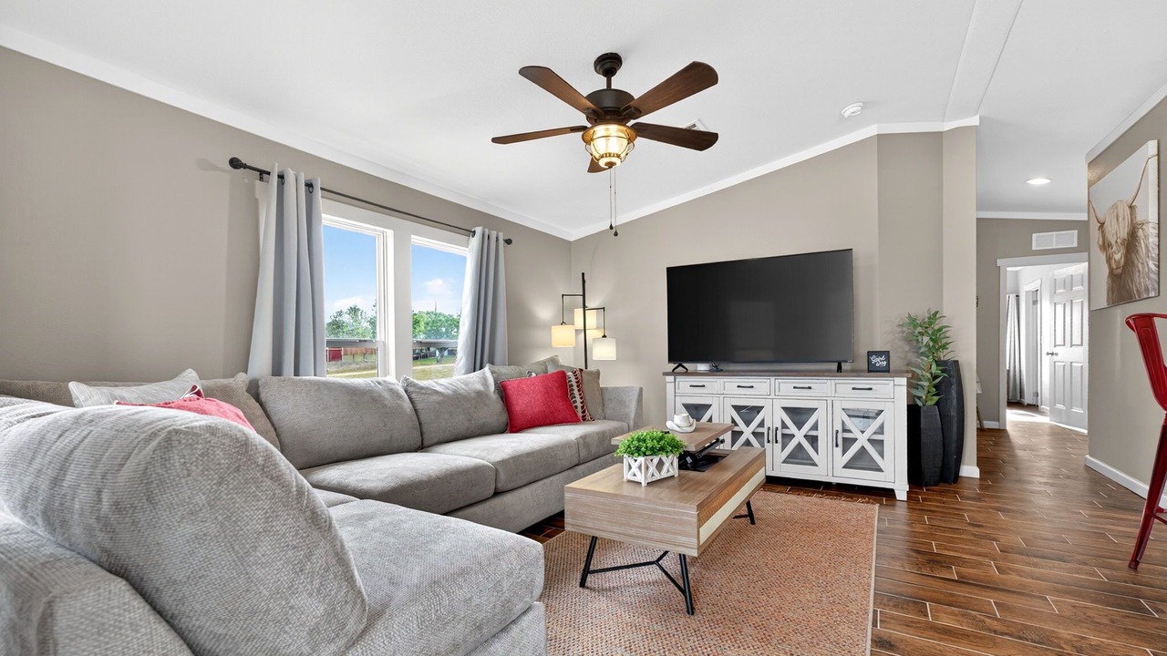 Photo of Livingroom in Adkins