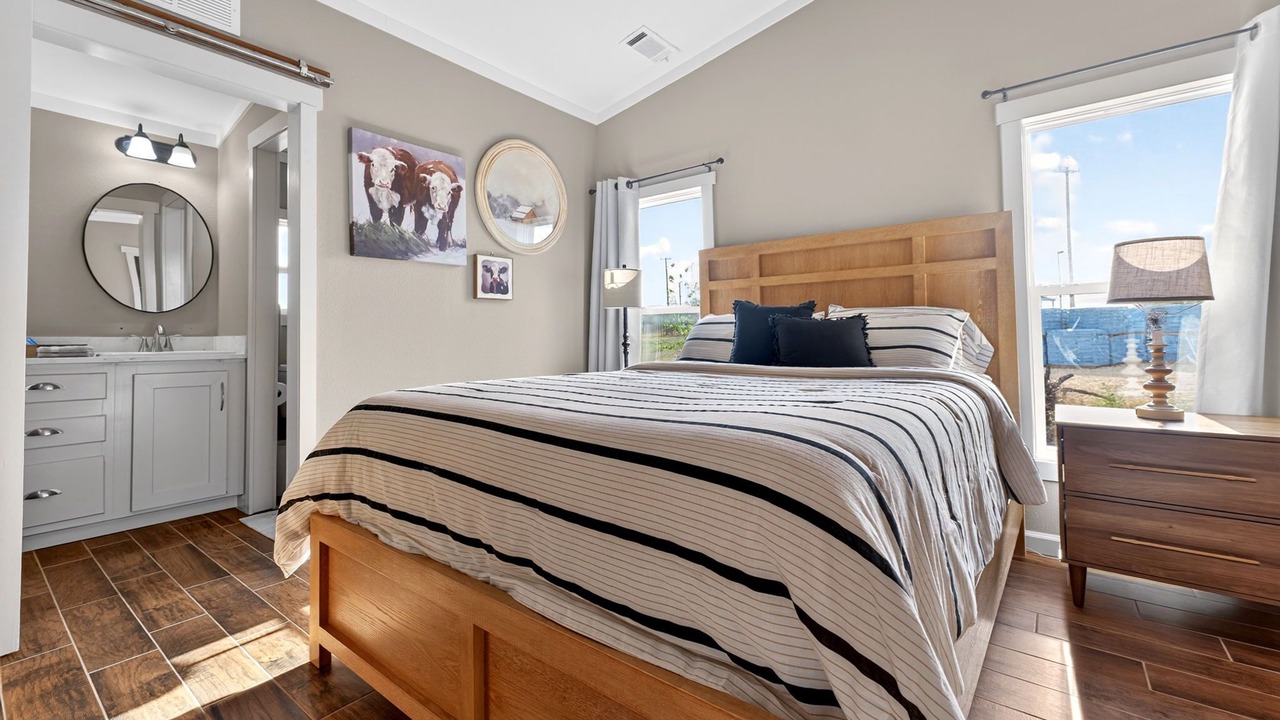 Photo of Bedroom in Adkins