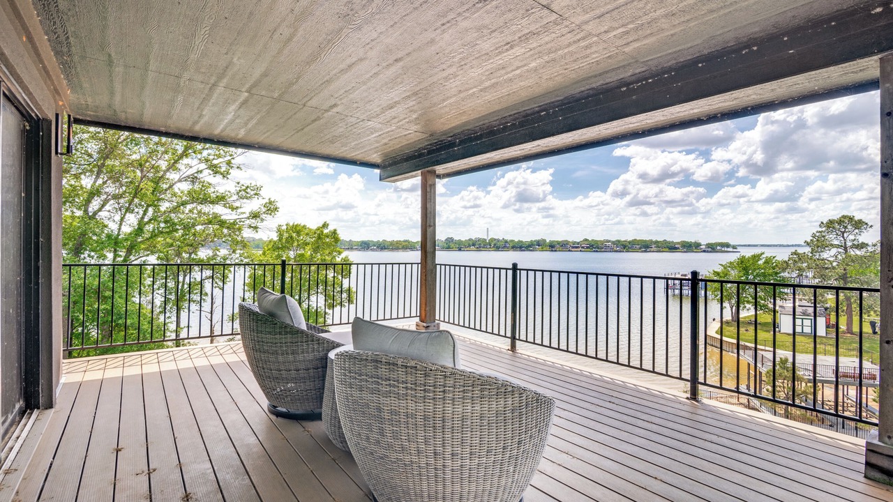 Photo of Patio Balcony in Caney City