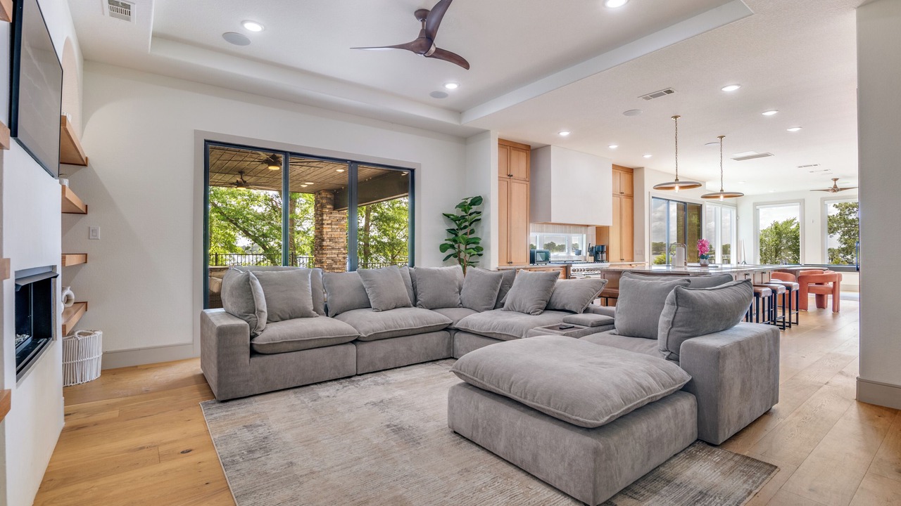 Photo of Livingroom in Caney City