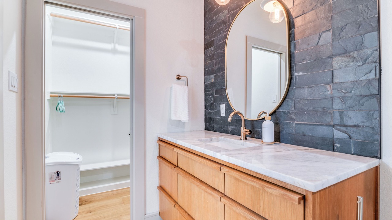 Photo of Bathroom in Caney City