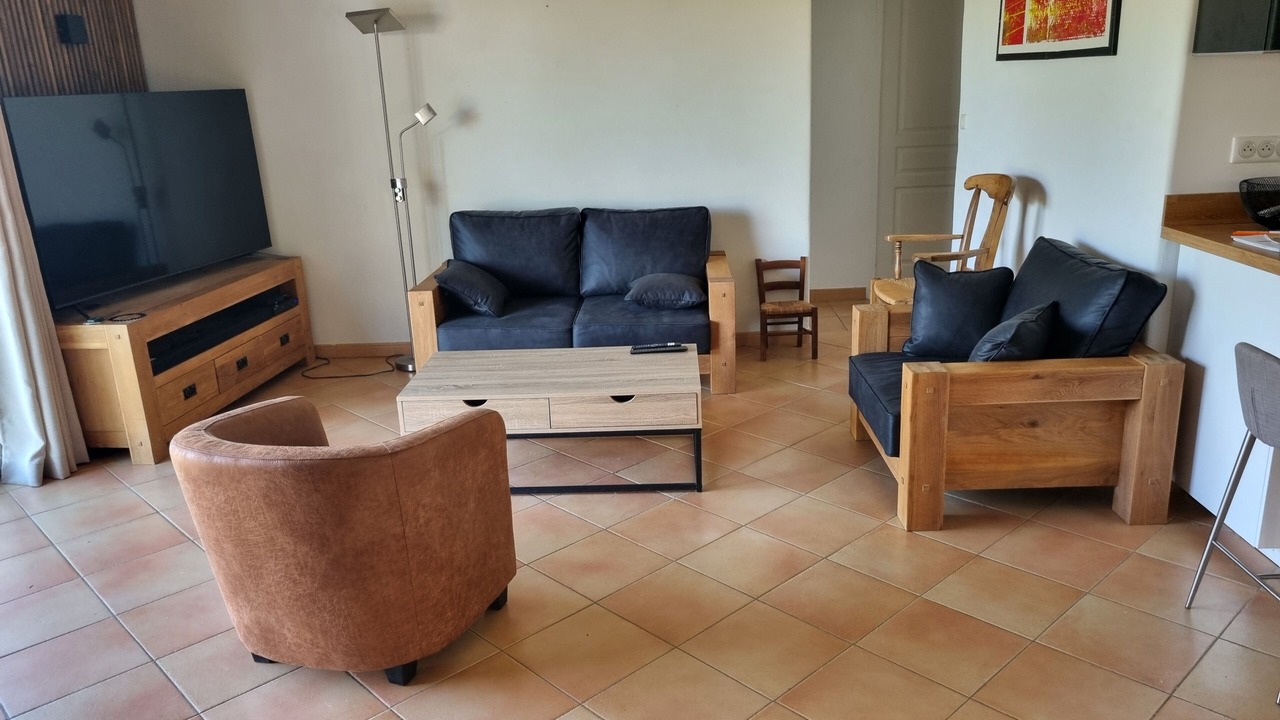 Photo of Livingroom in Saint-Julien-de-Peyrolas