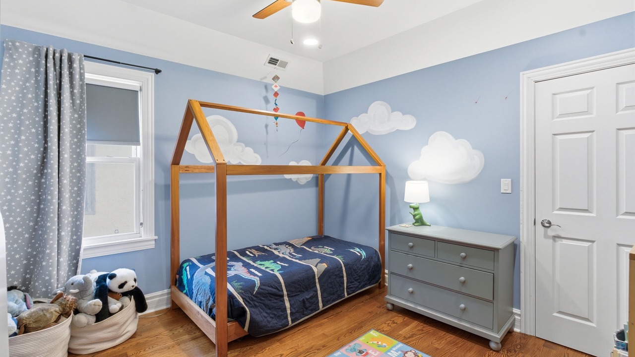 Photo of Bedroom in Albany Park