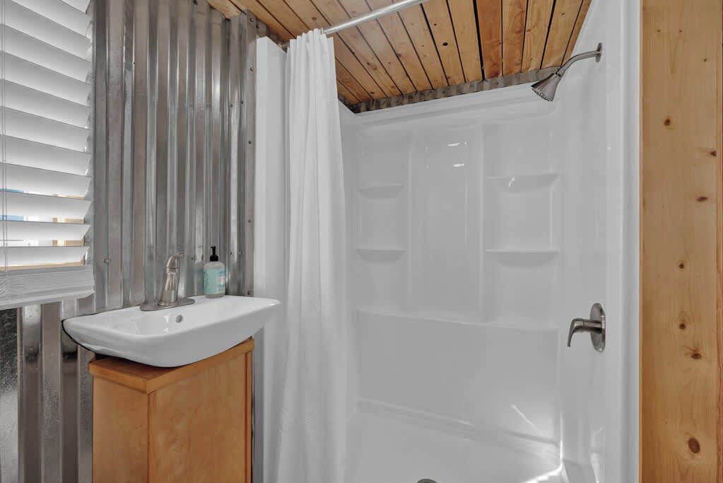 Photo of Bathroom in Canyon