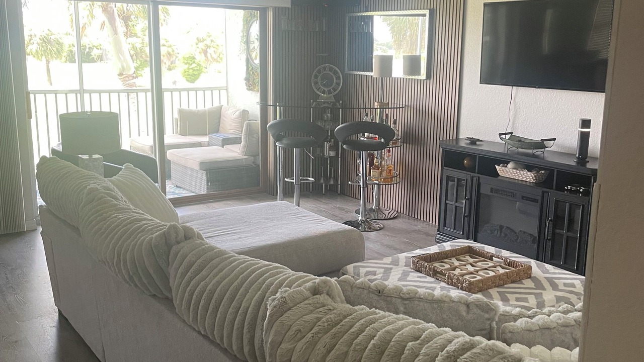 Photo of Livingroom in Burnt Store Isles