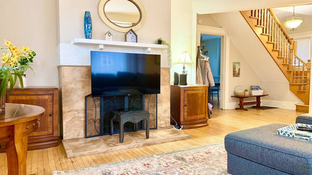 Photo of Livingroom in Eastside