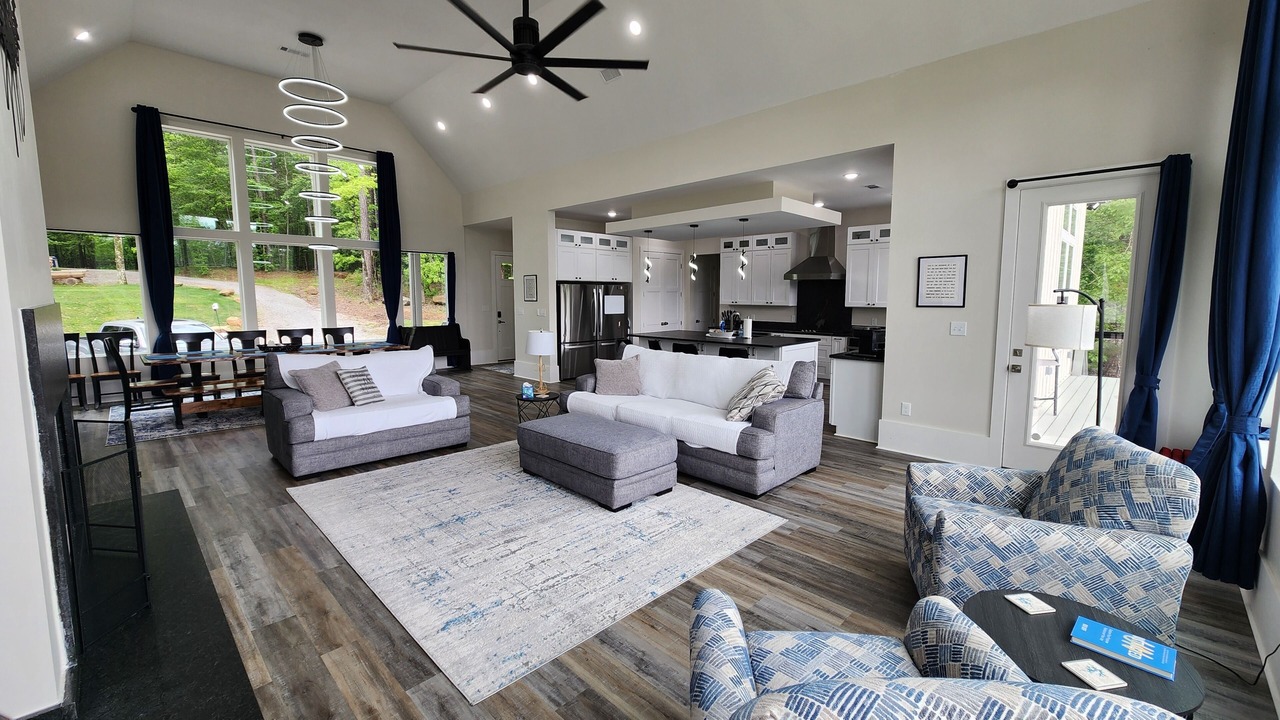 Photo of Livingroom in Little Kowaliga