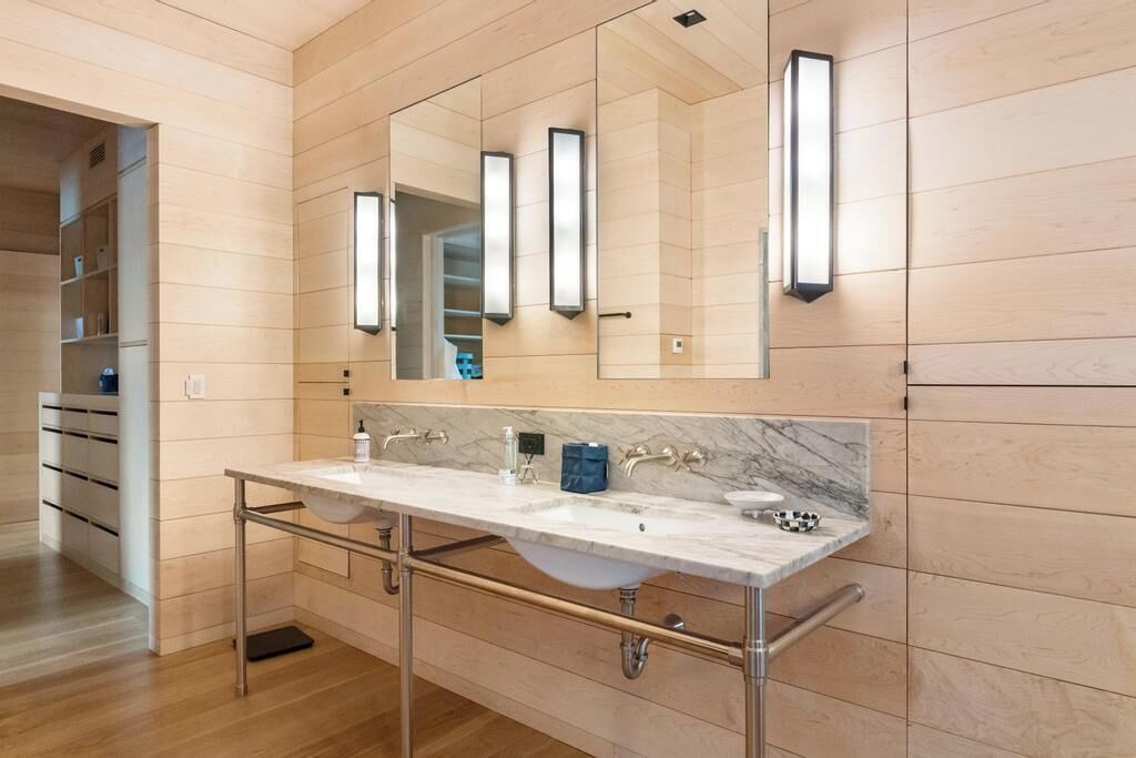 Photo of Bathroom in Bay Harbor