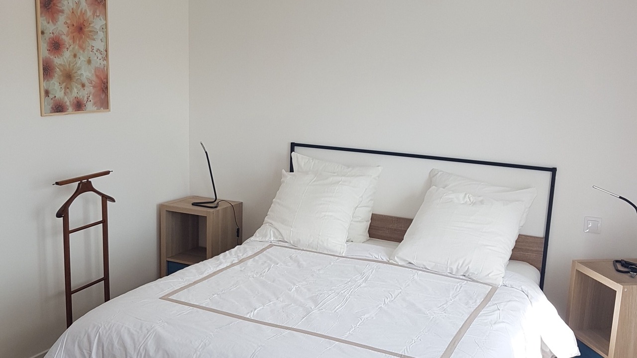 Photo of Bedroom in Signy-lAbbaye