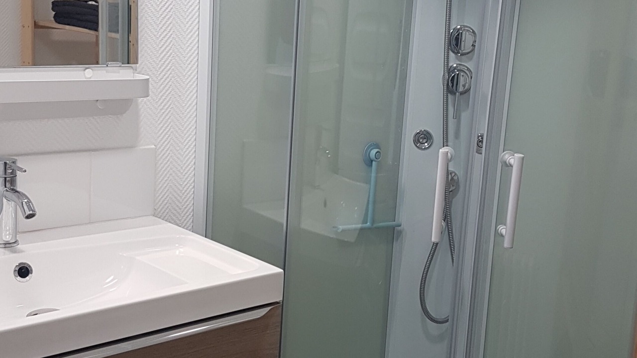 Photo of Bathroom in Signy-lAbbaye