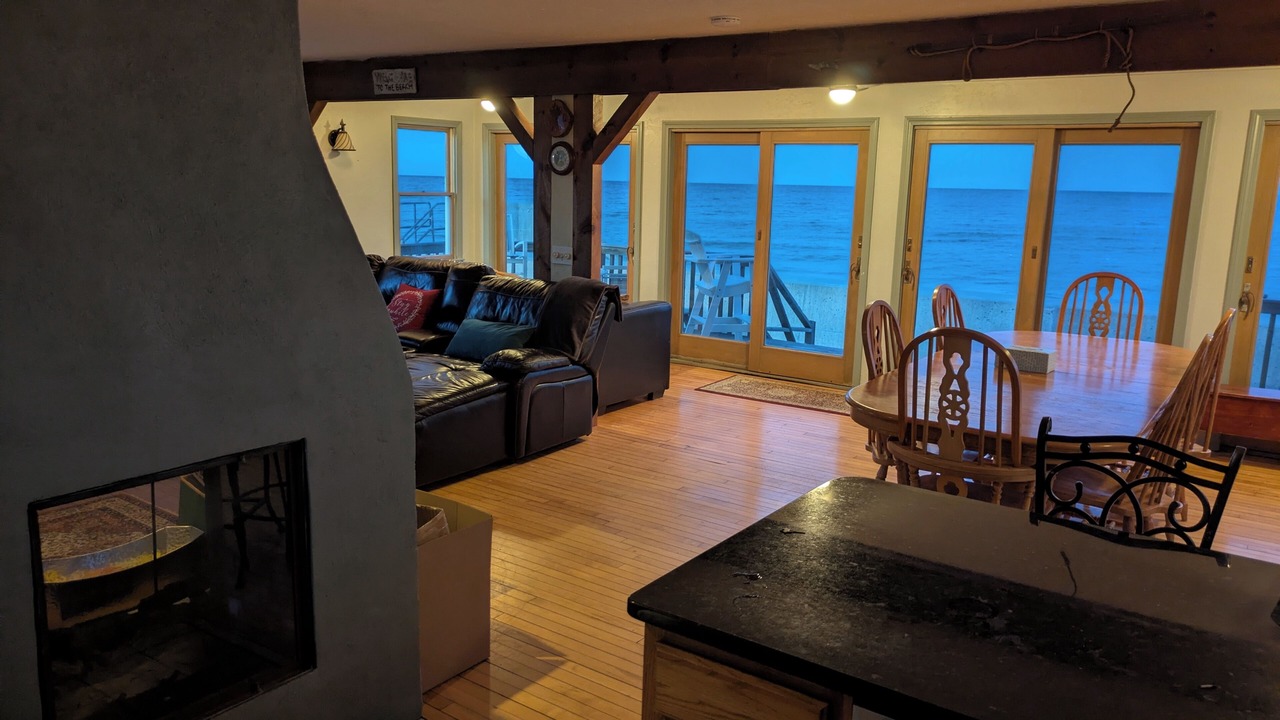 Photo of Livingroom in Ocean Bluff-Brant Rock