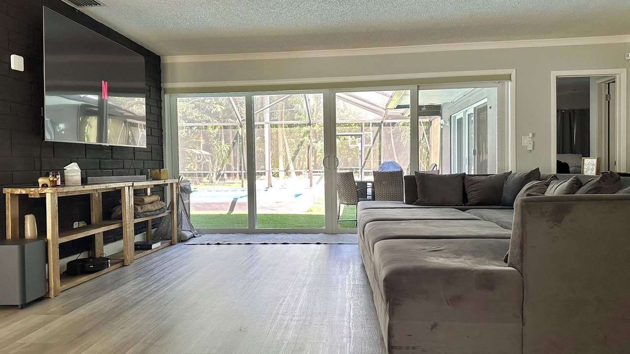 Photo of Livingroom in North Miami