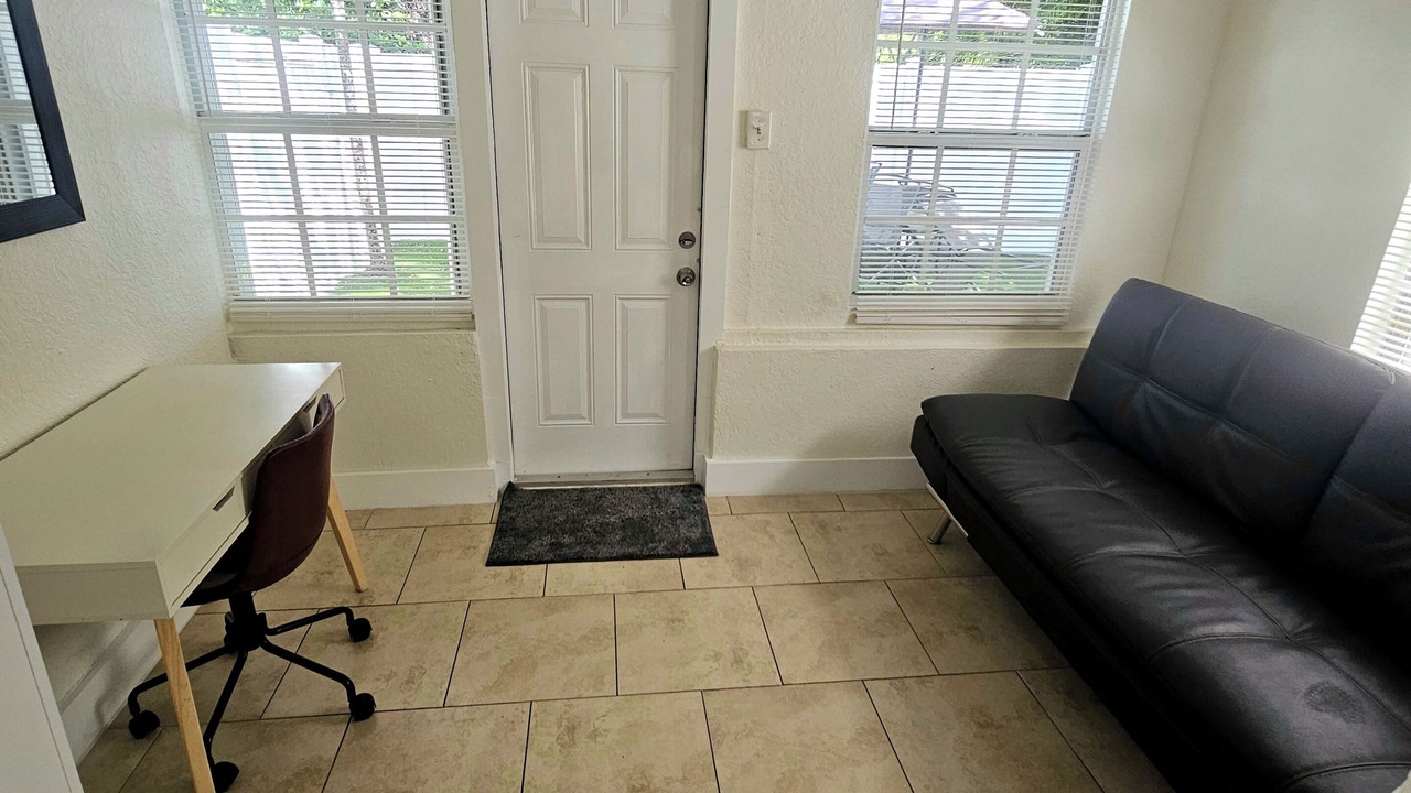 Photo of Livingroom in River Oaks