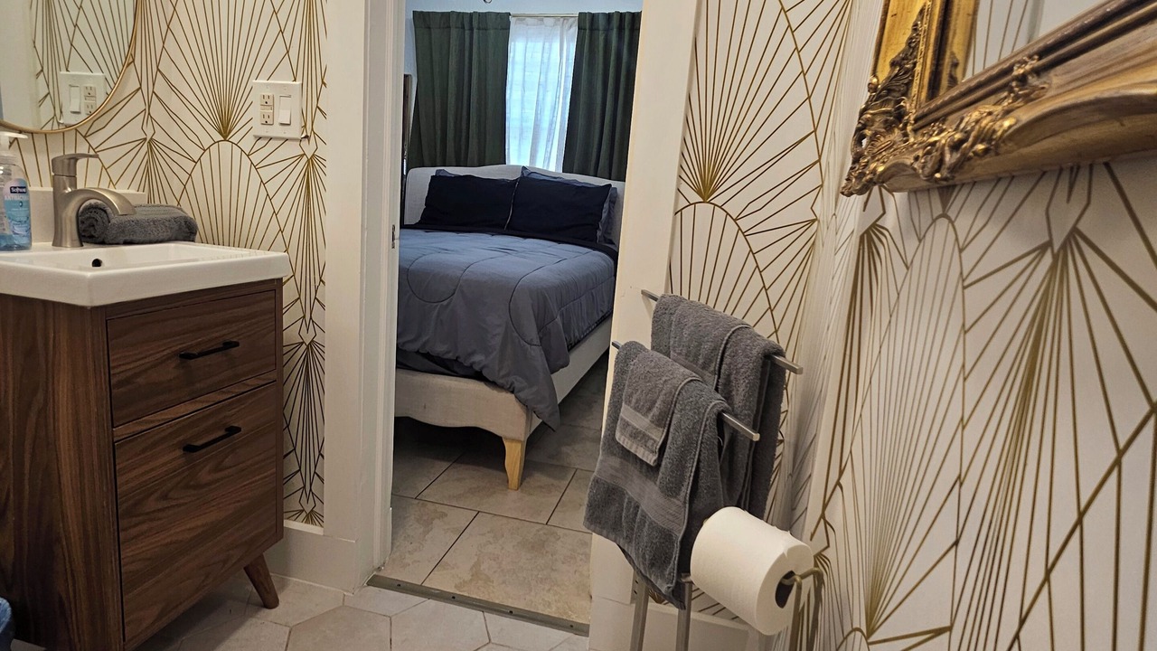 Photo of Bedroom in River Oaks