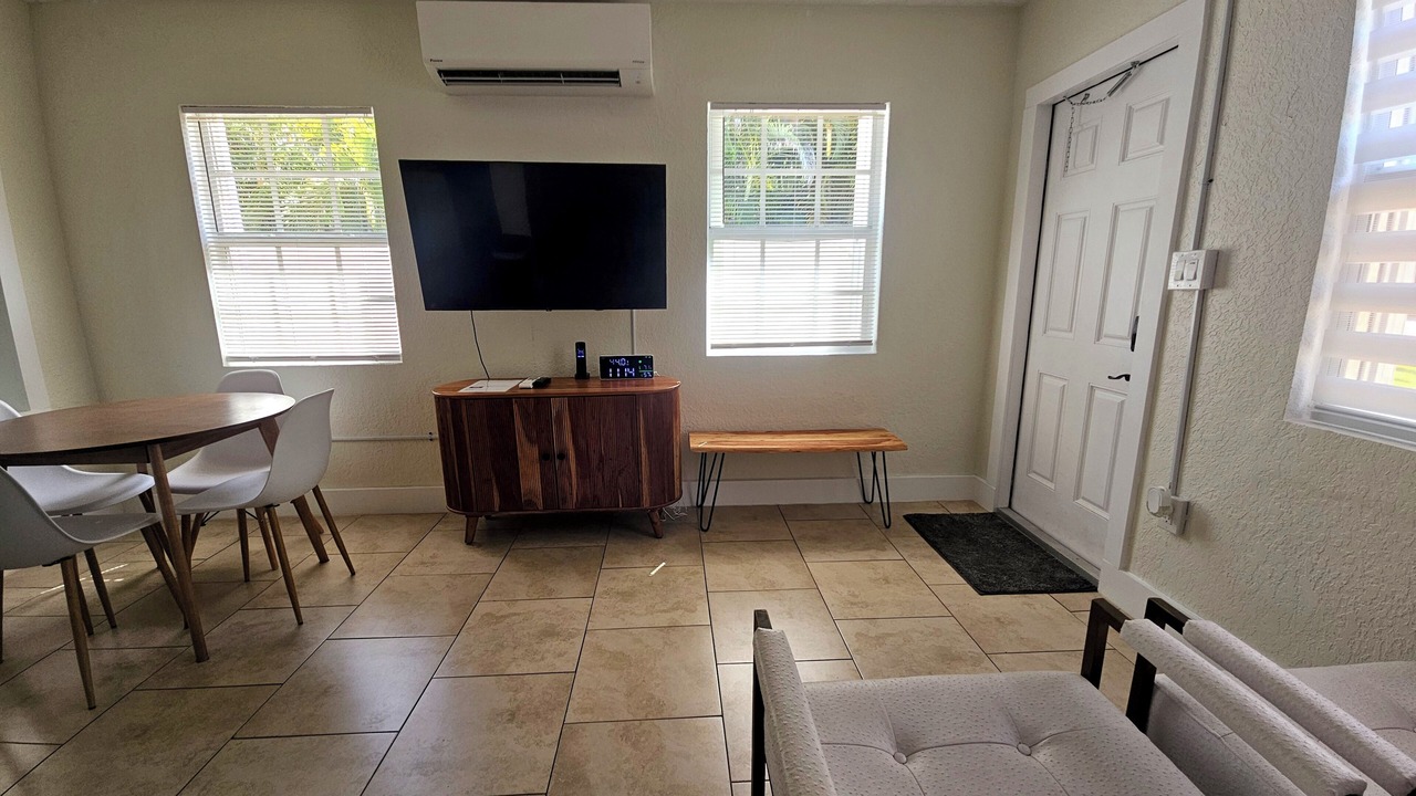 Photo of Livingroom in River Oaks