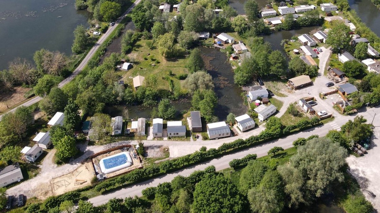 Photo of Outdoor in Long