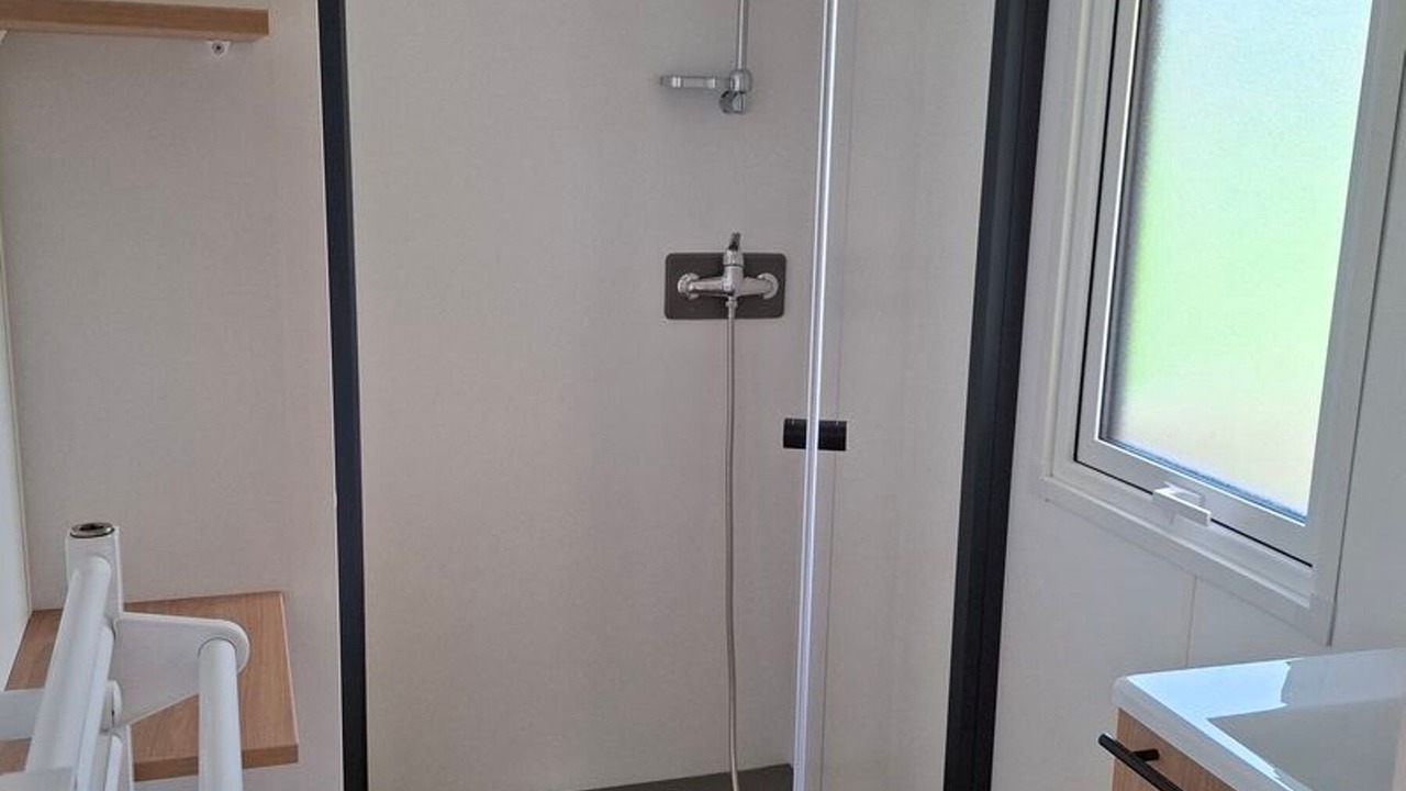 Photo of Bathroom in Long
