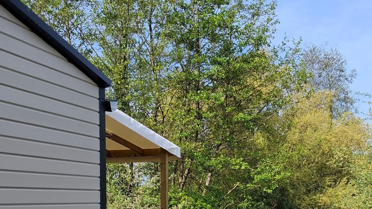 Photo of Outdoor in Long