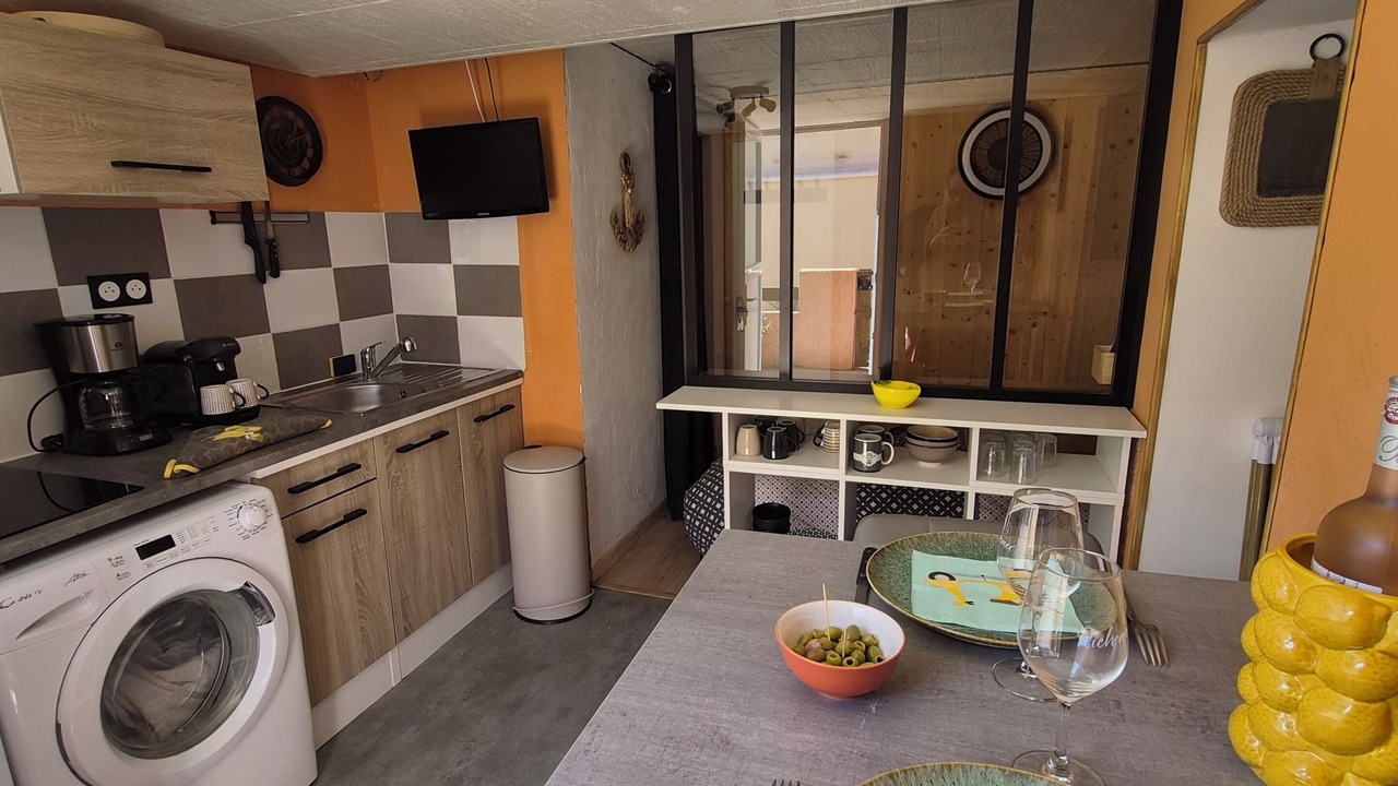 Photo of Kitchen in Marseillan Plage