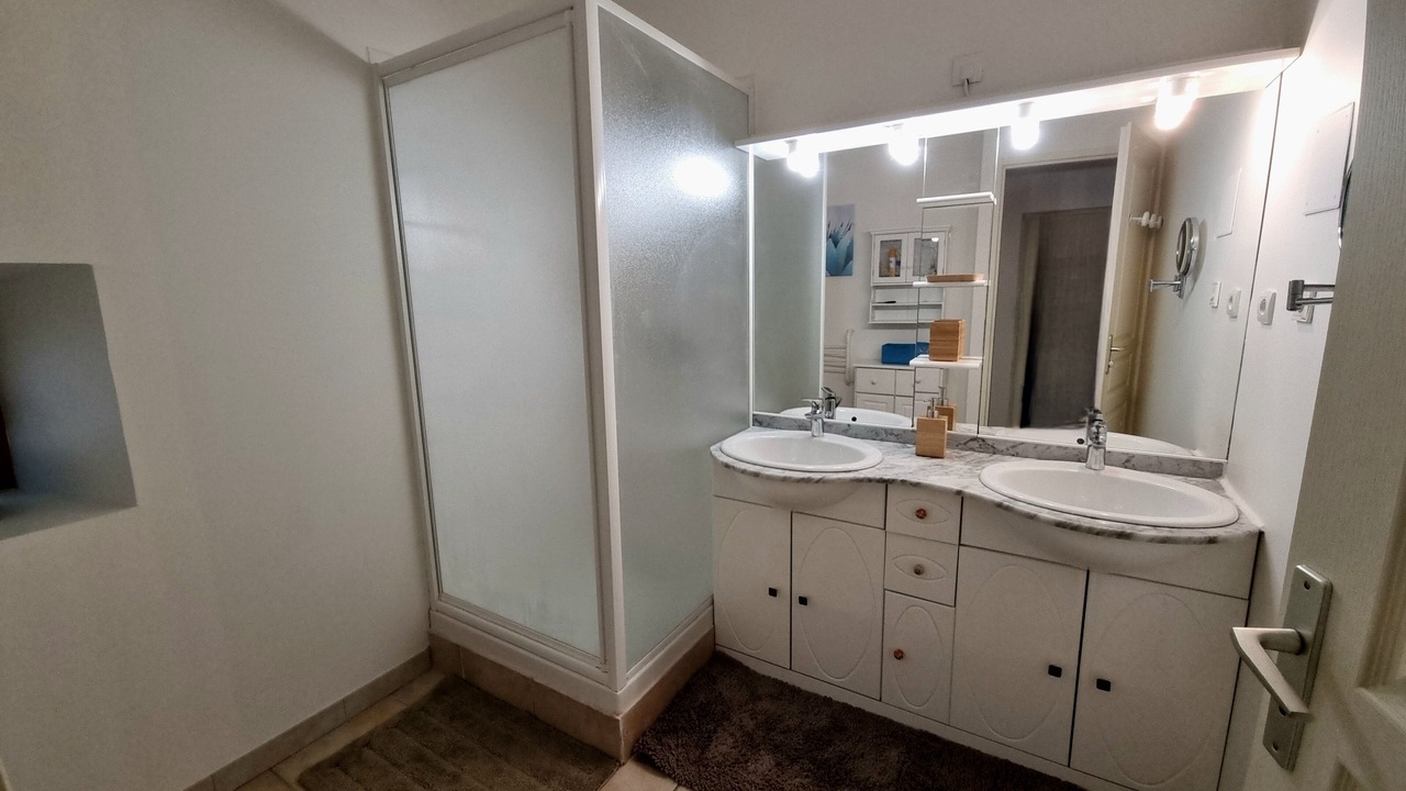 Photo of Bathroom in Berrias-et-Casteljau