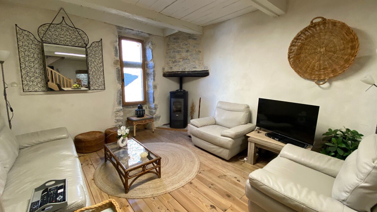 Photo of Livingroom in Berrias-et-Casteljau