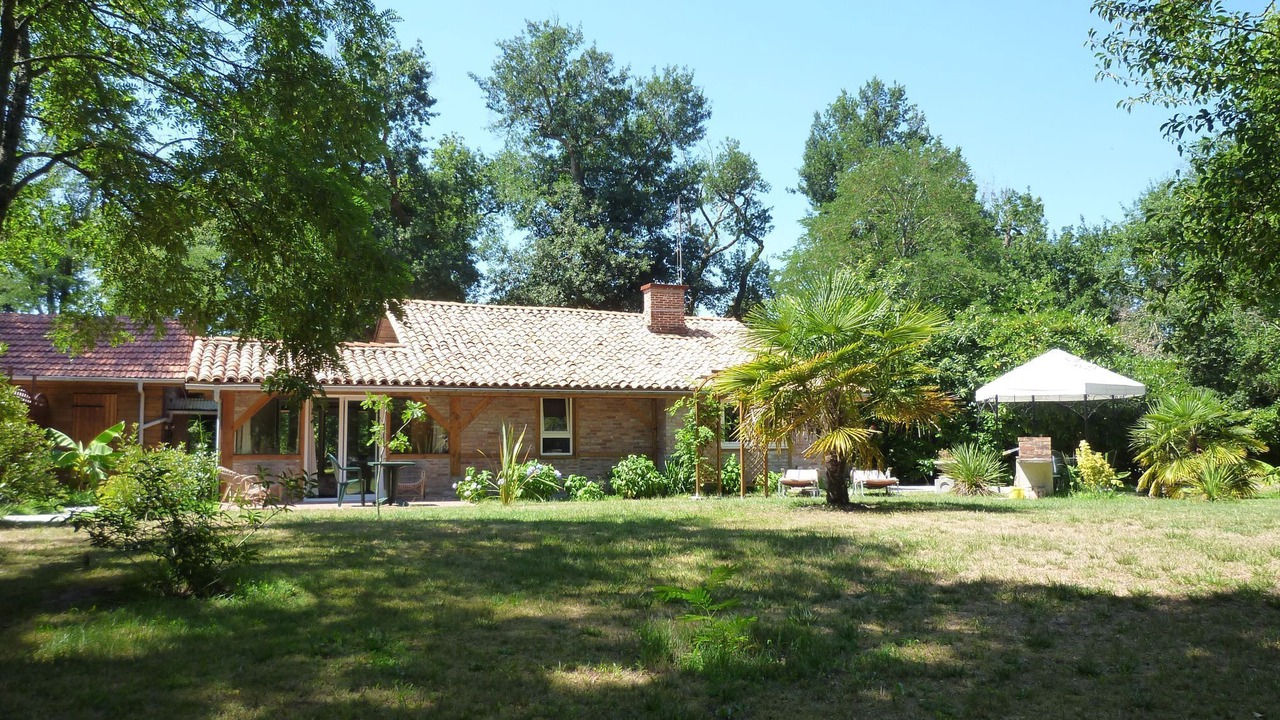 Photo of Outdoor in Lesperon