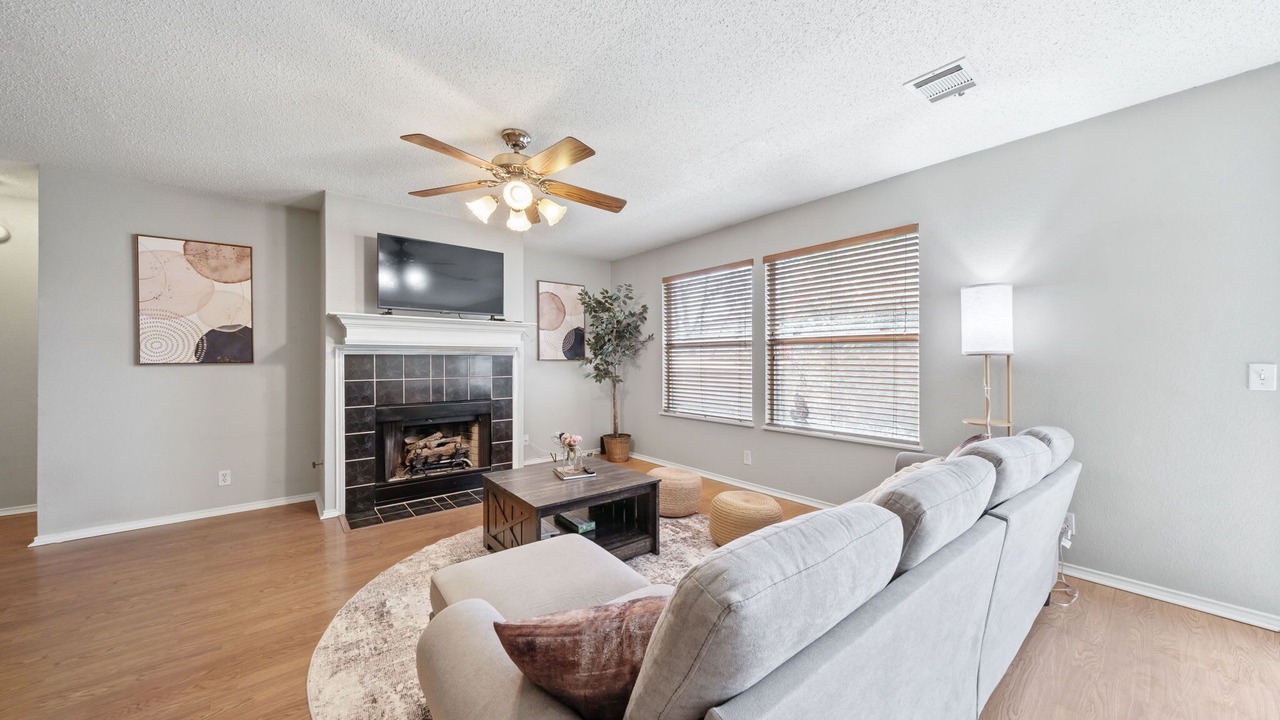 Photo of Livingroom in Cat Hollow
