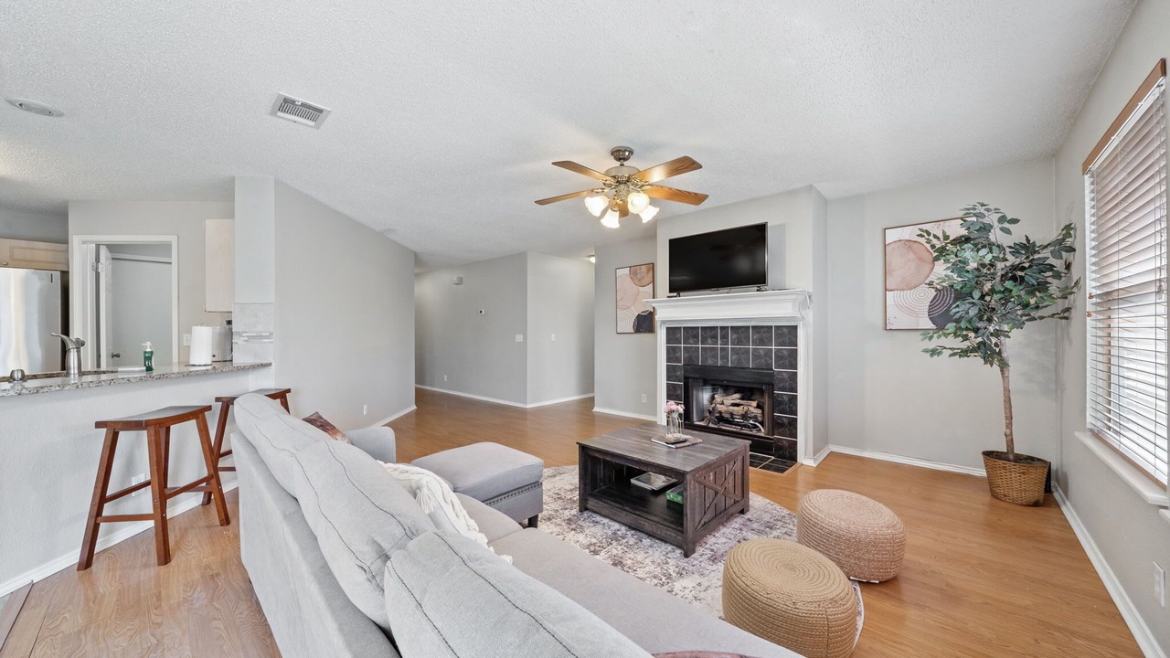 Photo of Livingroom in Cat Hollow