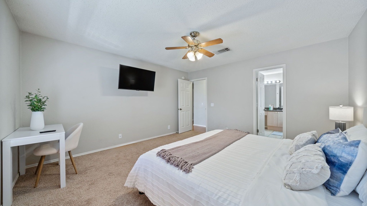 Photo of Bedroom in Cat Hollow