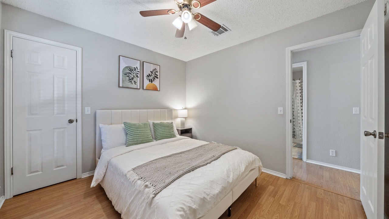 Photo of Bedroom in Cat Hollow