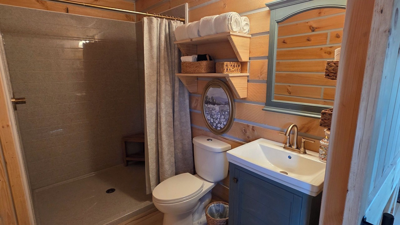 Photo of Bathroom in Akin