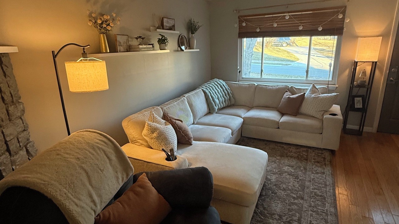 Photo of Livingroom in Merriam